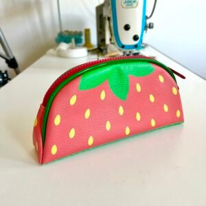 Alternative view of Estojo fatia de morango