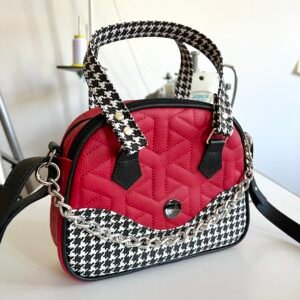 Bolsa modelo Fernanda - em sintético vermelho e preto