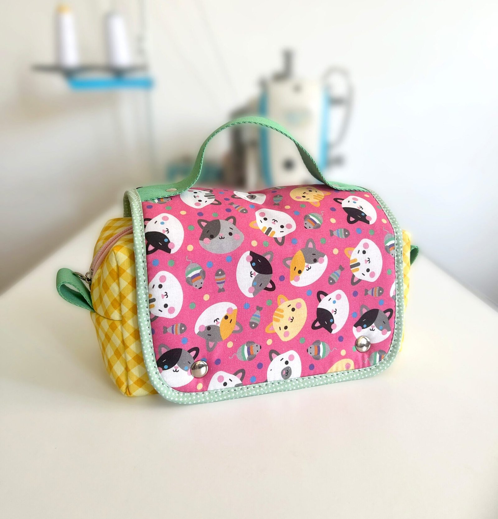 Estojo Maleta - com elástico para lápis e canetas