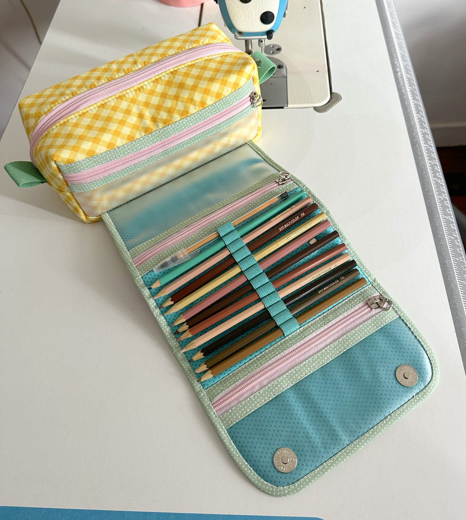 Estojo Maleta - com elástico para lápis e canetas - Imagem 3