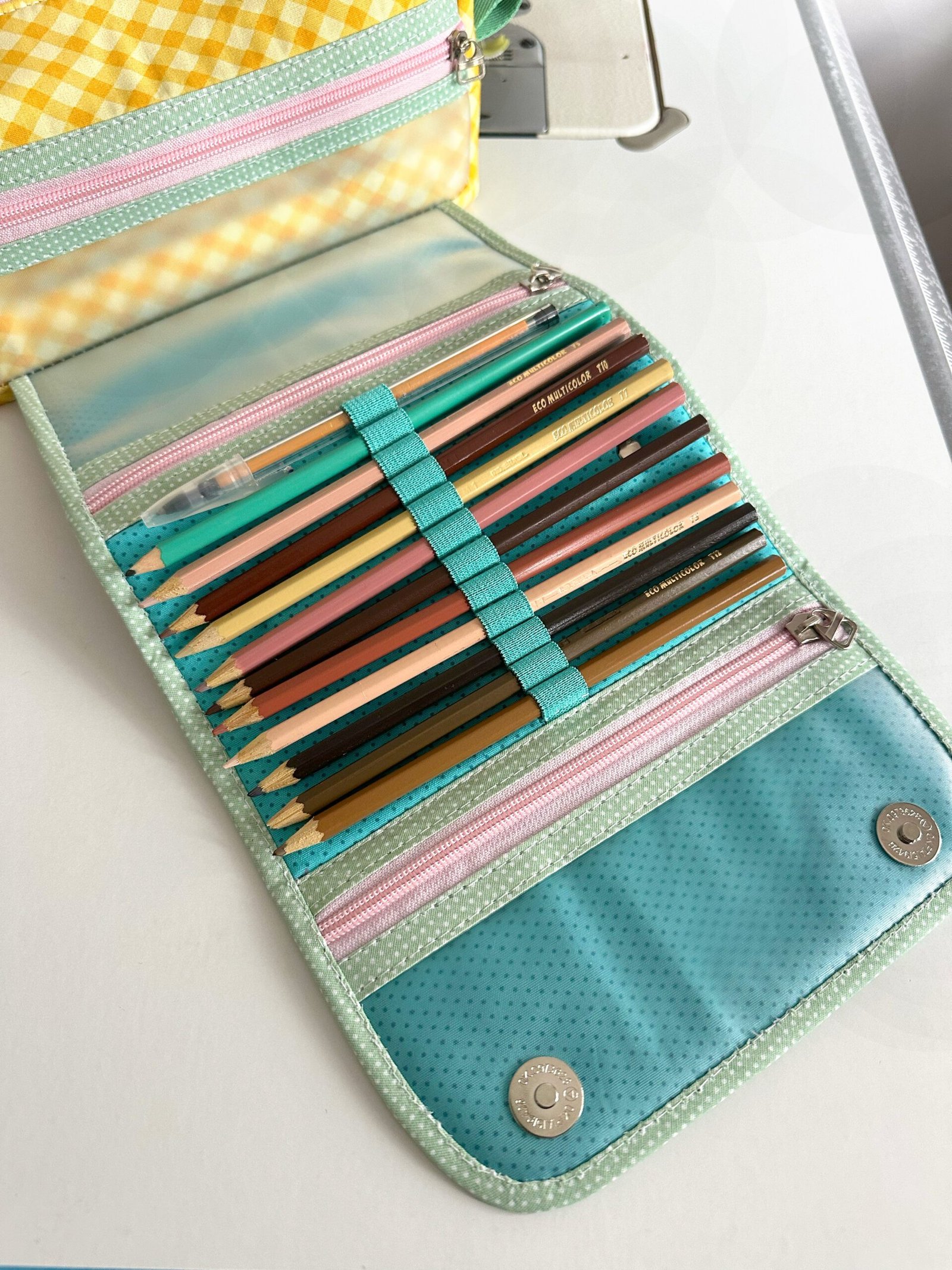 Estojo Maleta - com elástico para lápis e canetas - Imagem 4