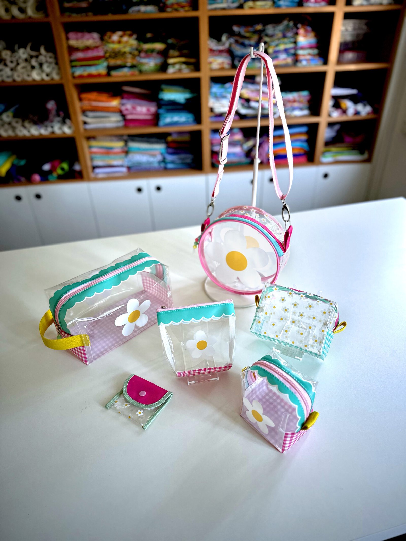 Plástico Estampado - Painel Bolsa Redonda (modelo Flor Branca) - Imagem 7