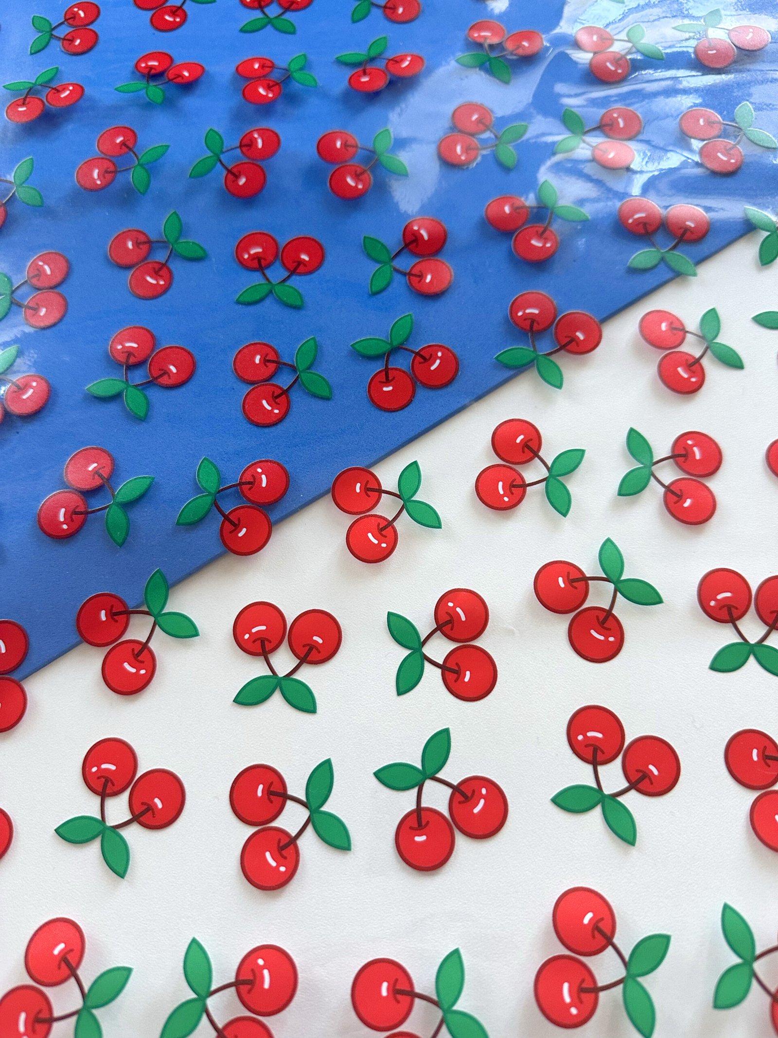 Plástico Estampado - Estampa Cerejas