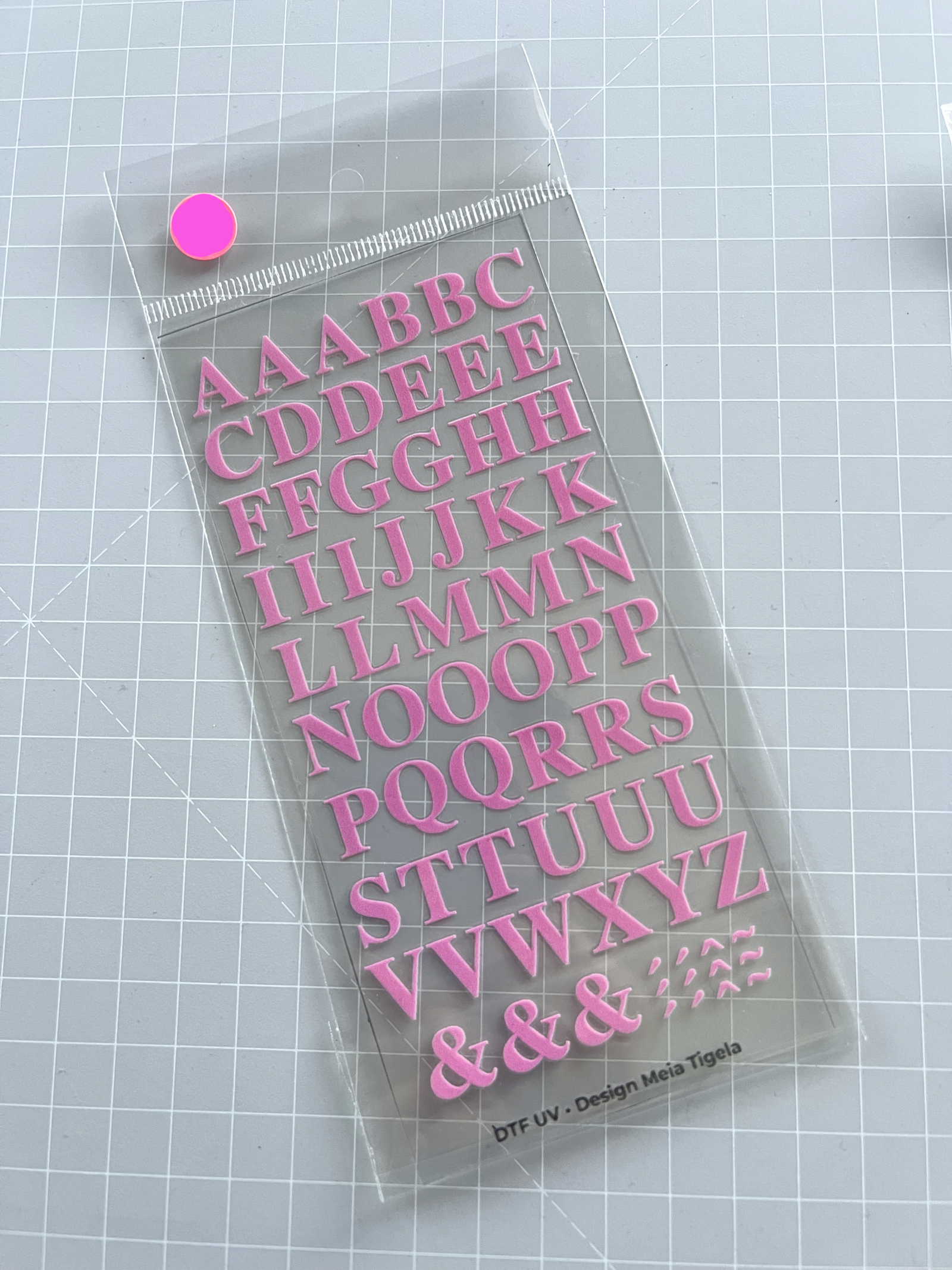 Cartela de Adesivos DTF - Alfabeto 2 (em rosa)
