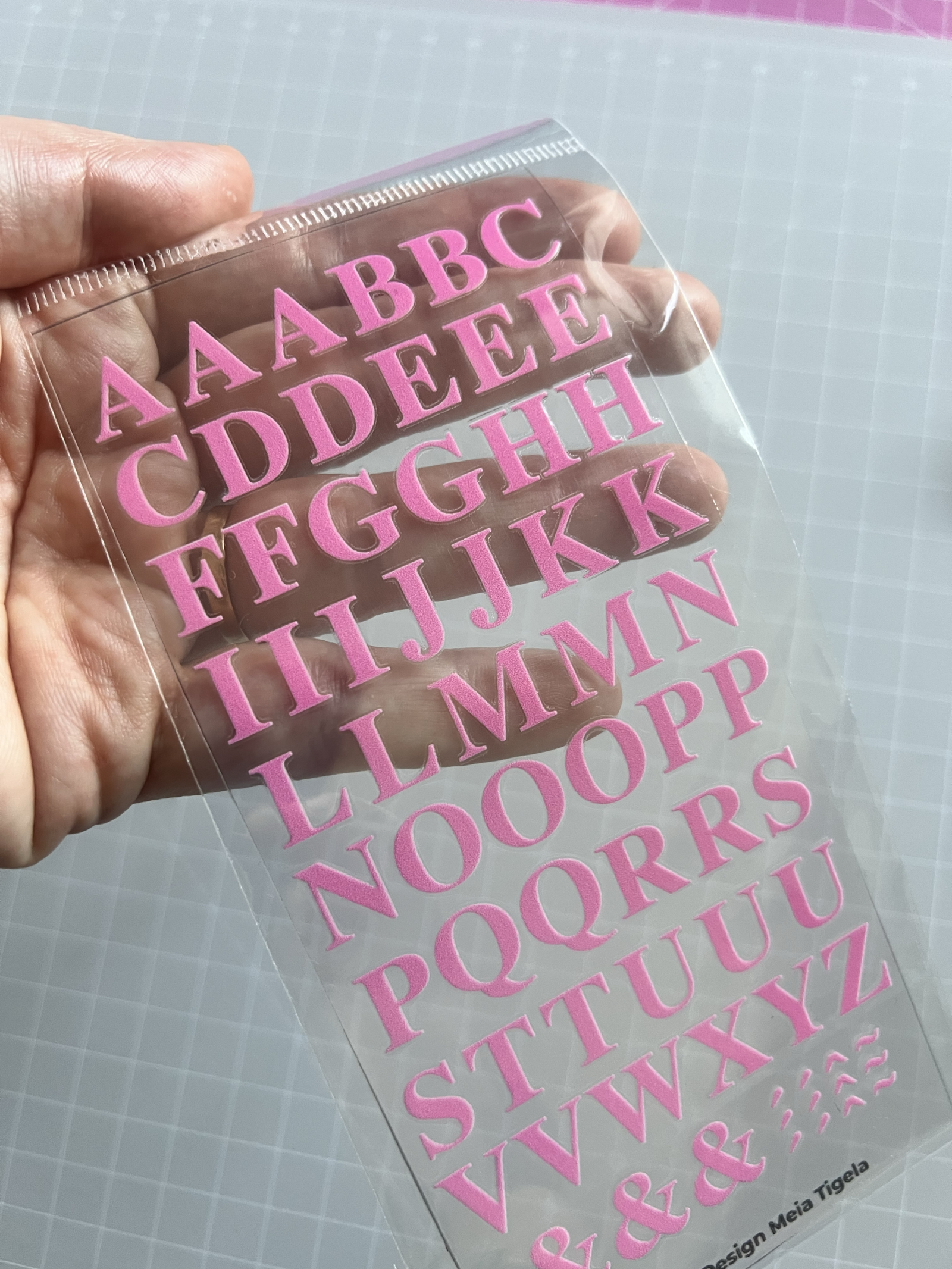Cartela de Adesivos DTF - Alfabeto 2 (em rosa) - Imagem 3