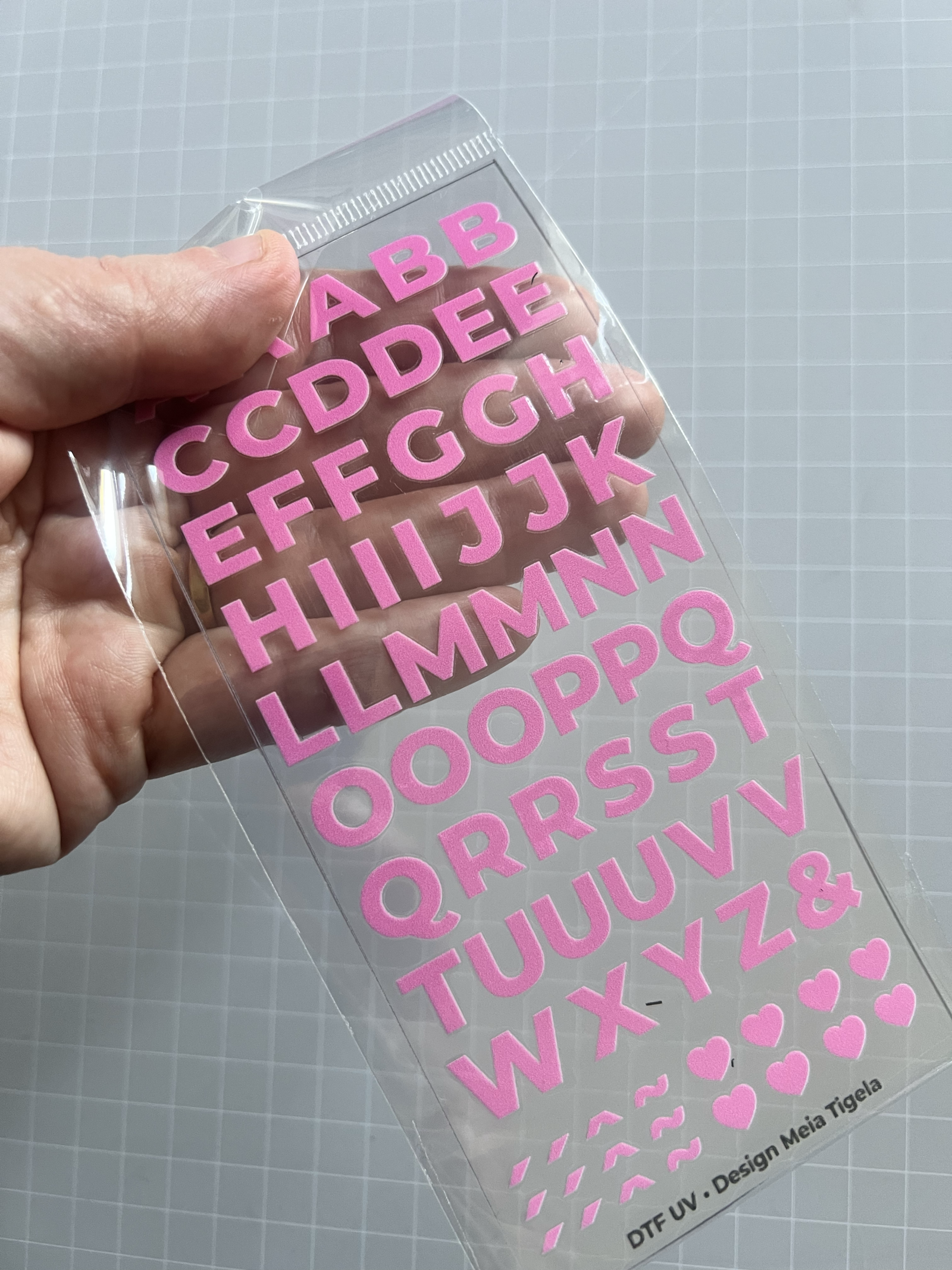 Cartela de Adesivos DTF - Alfabeto 3 (em rosa) - Imagem 3