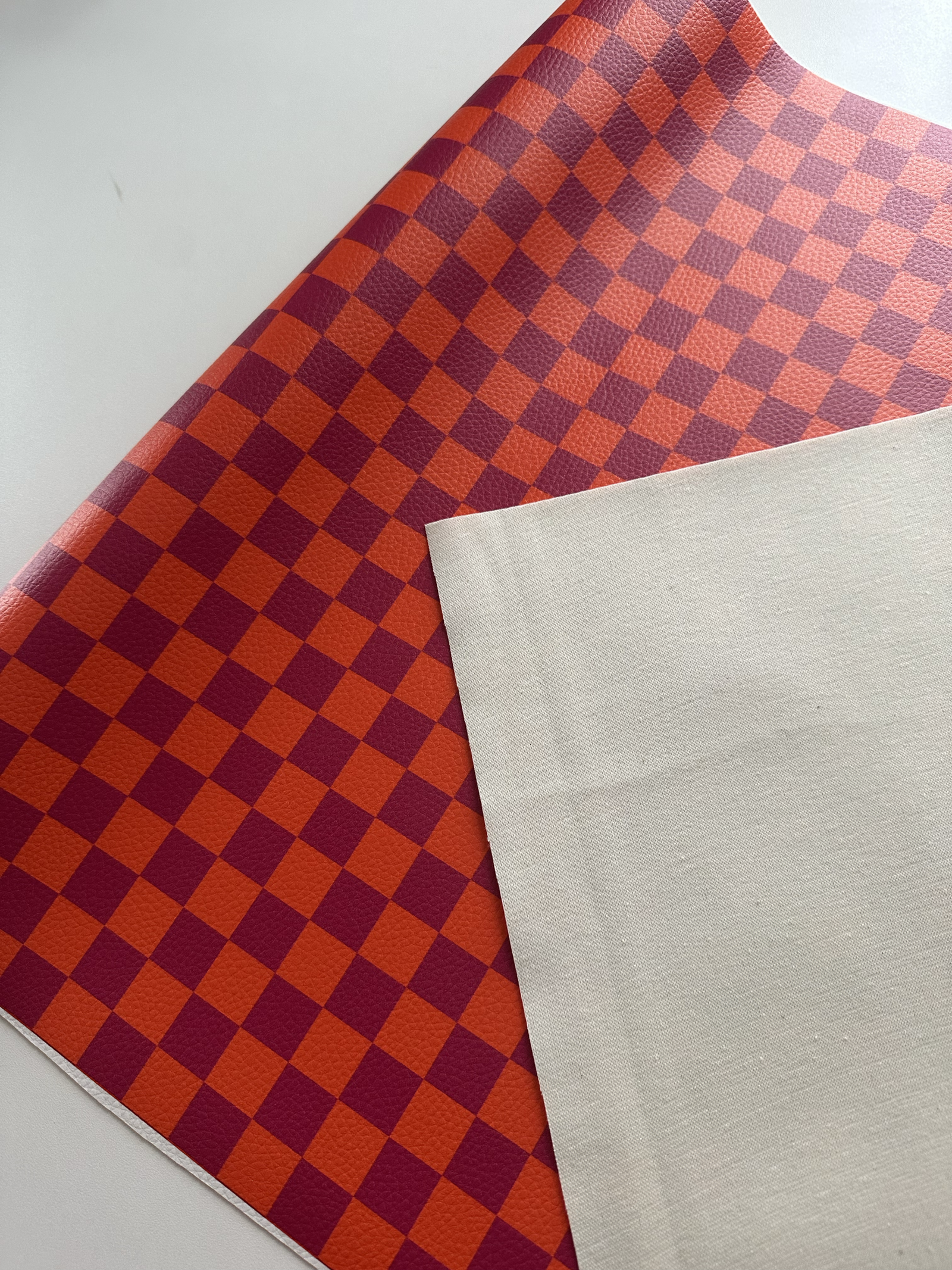 Sintético Doll - Coleção PRISMA - Quadriculado Pink com Laranja