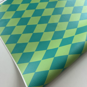 Sintético Doll - Coleção PRISMA - Losango verde cítrico com turquesa