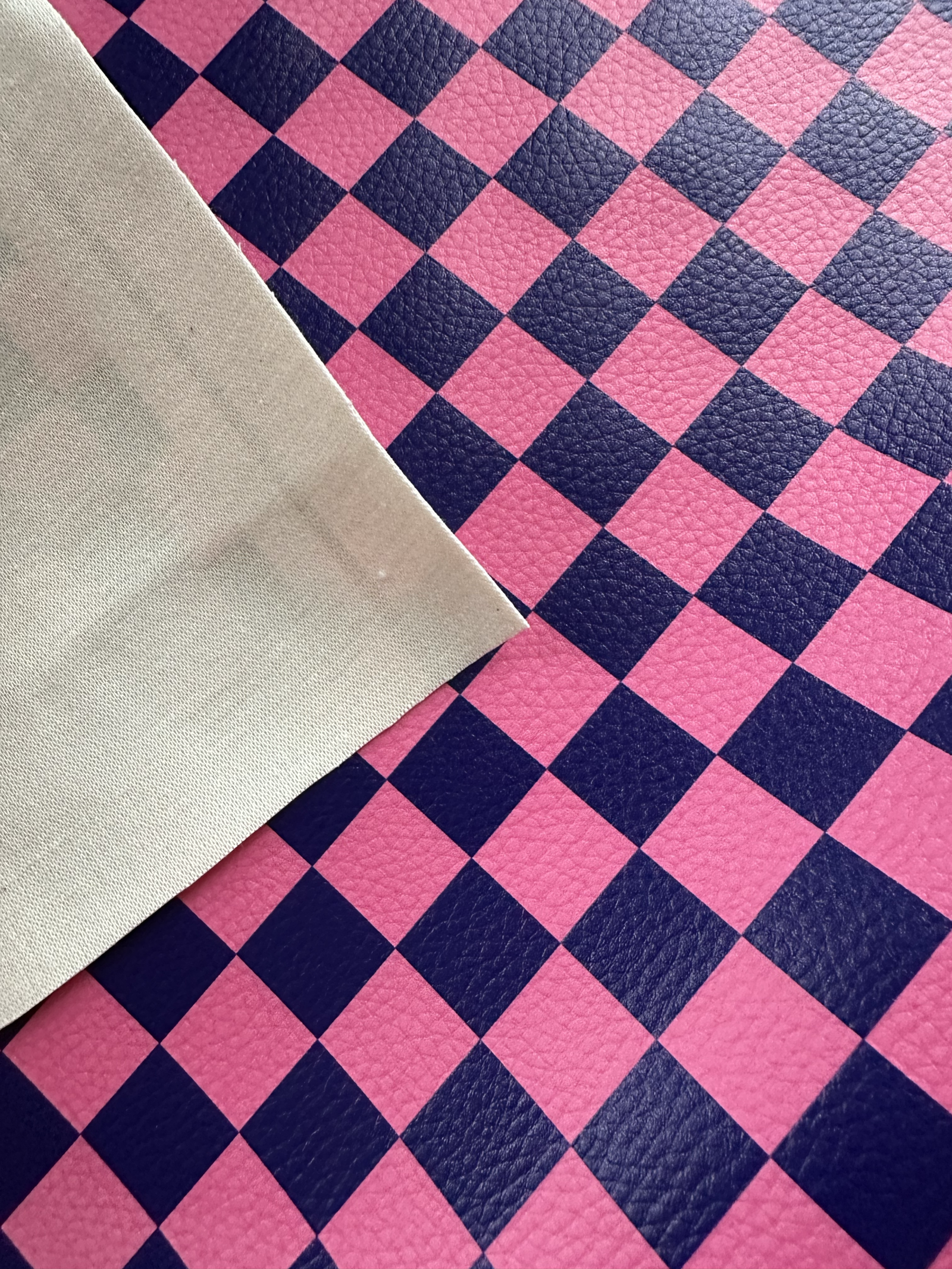 Sintético Doll - Coleção PRISMA - Quadriculado Rosa com Azul - Imagem 3