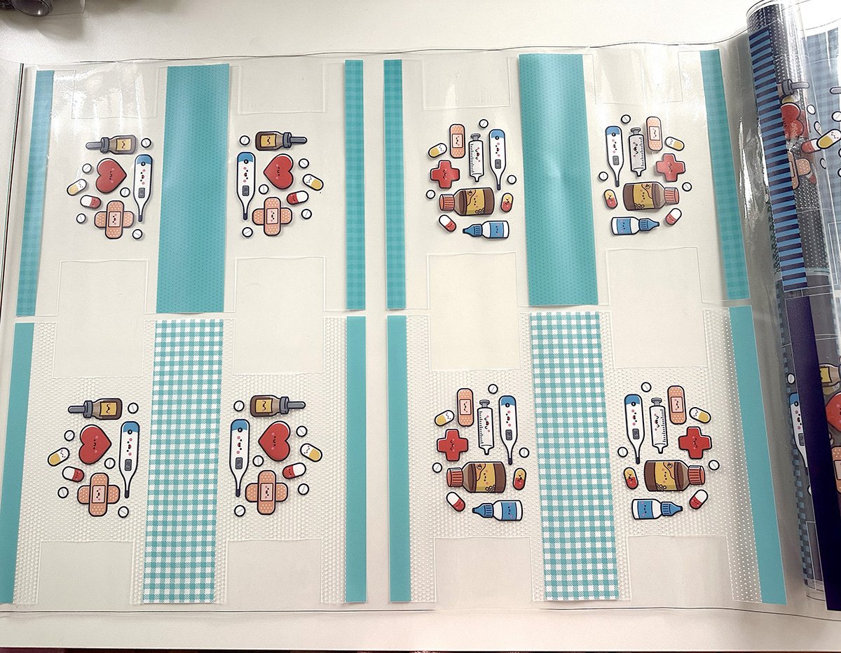Plástico Estampado – Painel Necessaire Farmacinha MINI - Imagem 3
