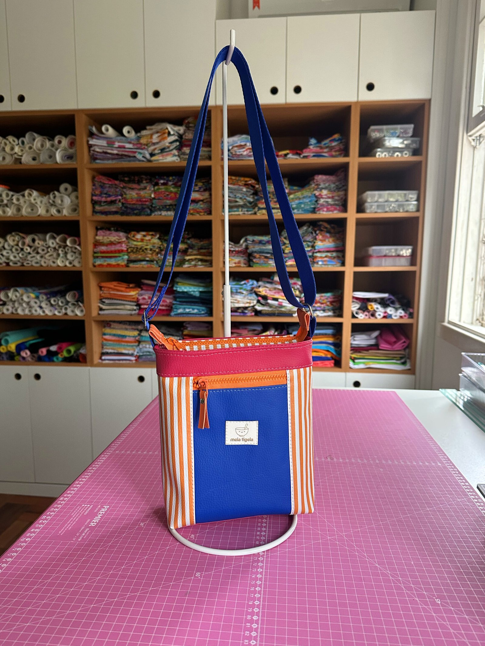 Bolsa Celina - em material sintético - Imagem 3