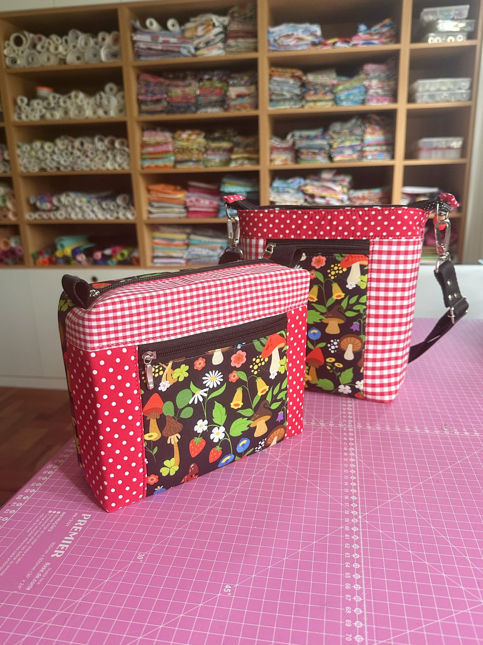 Kit Bolsa Celina + necessaire Ceci em tecido - Imagem 4