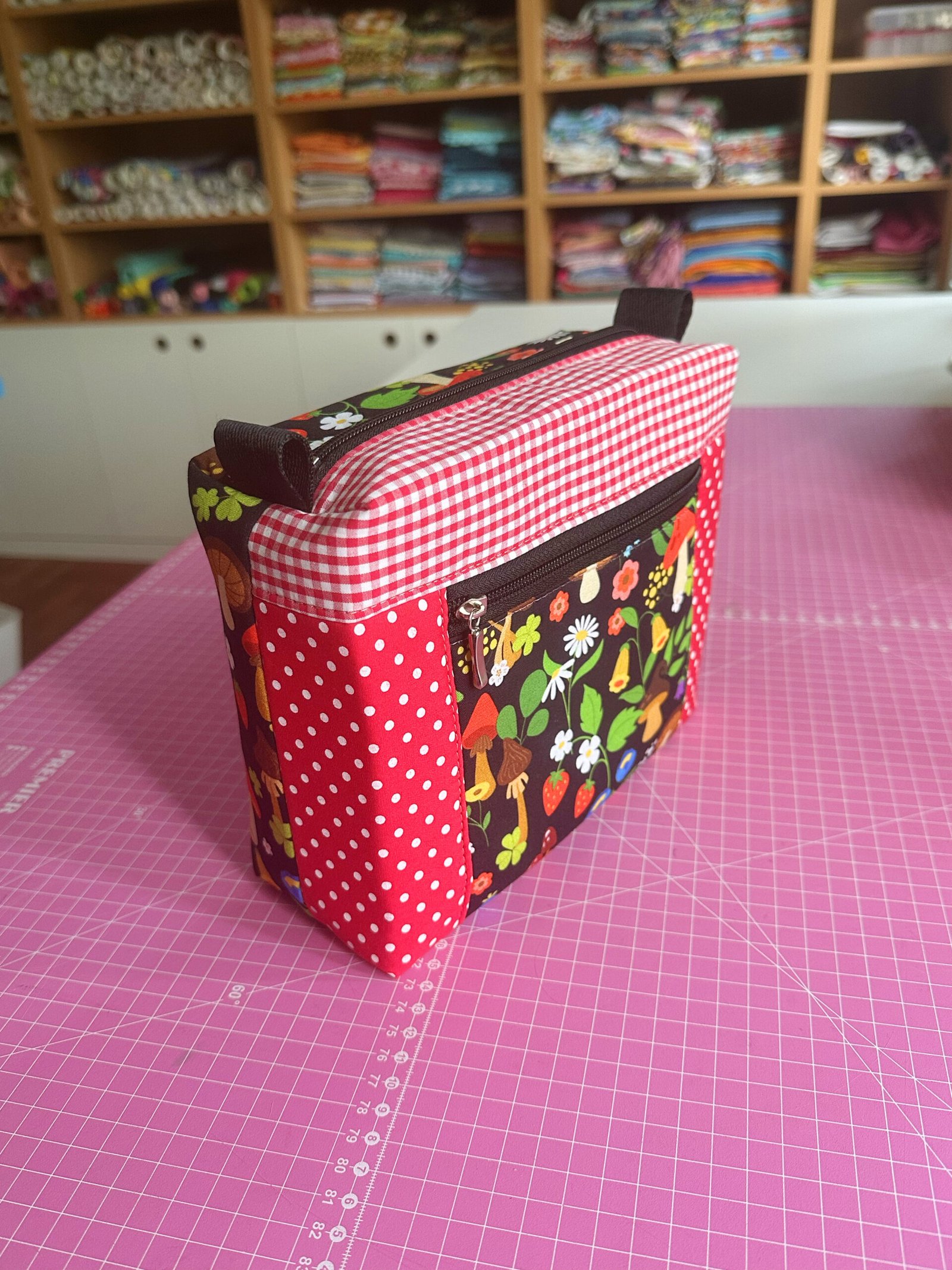 Kit Bolsa Celina + necessaire Ceci em tecido - Imagem 12