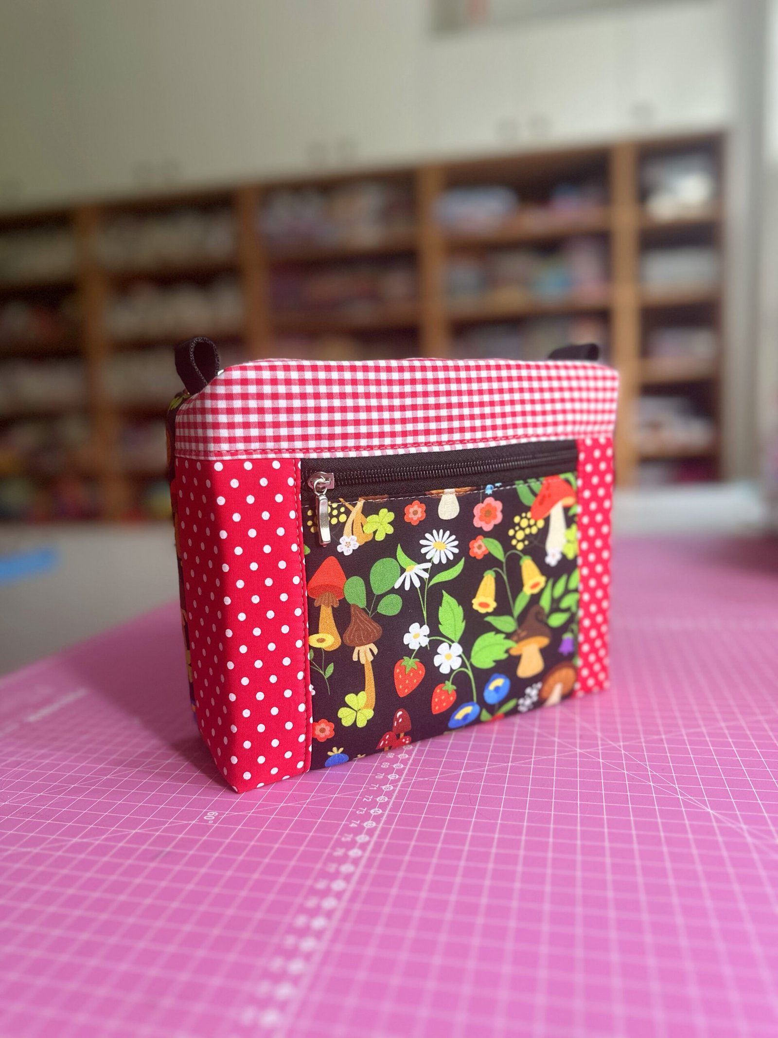 Kit Bolsa Celina + necessaire Ceci em tecido - Imagem 13
