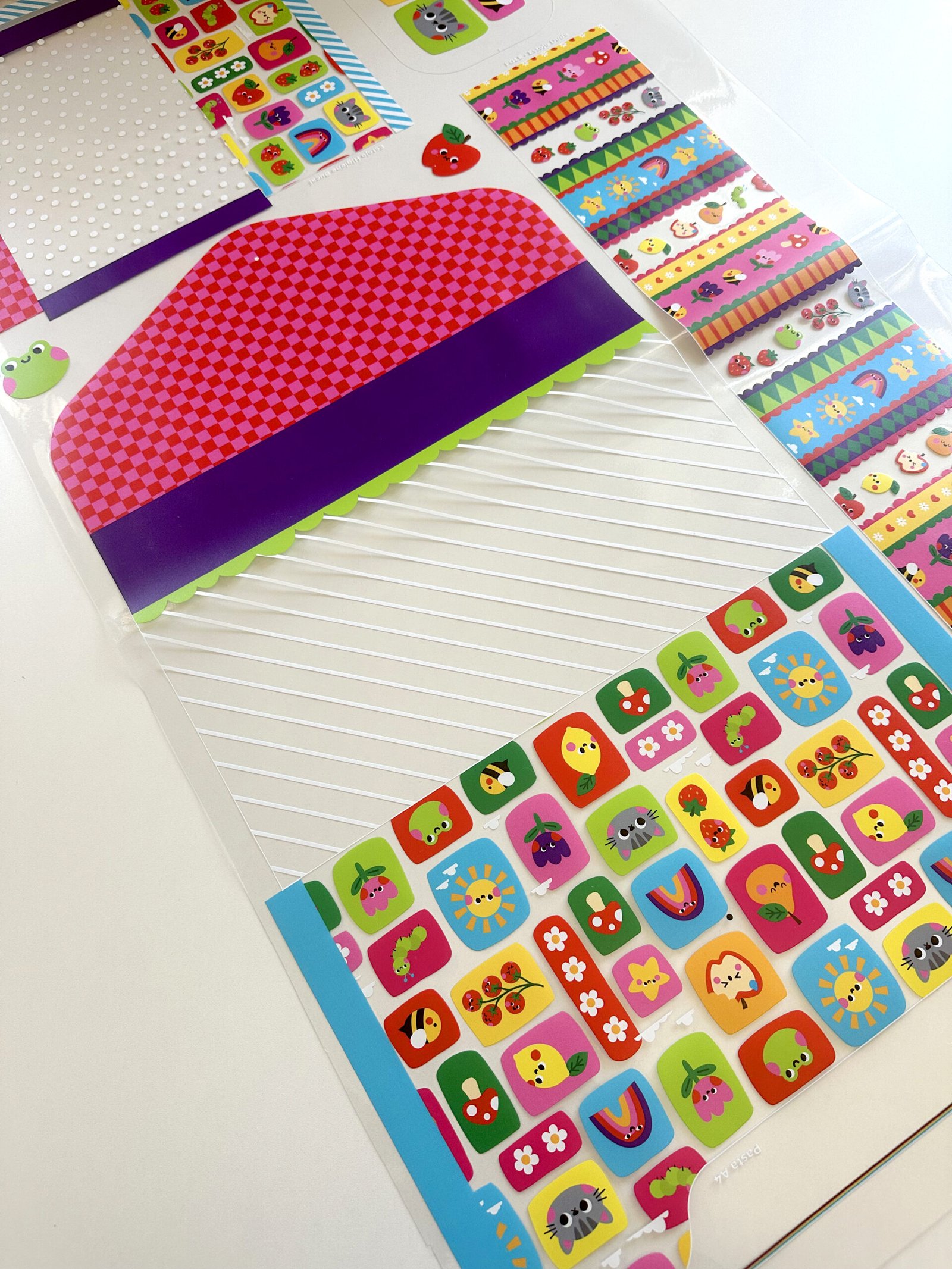 Kit Escolar Plástico - Painel estampado - COLORÊ - Imagem 15